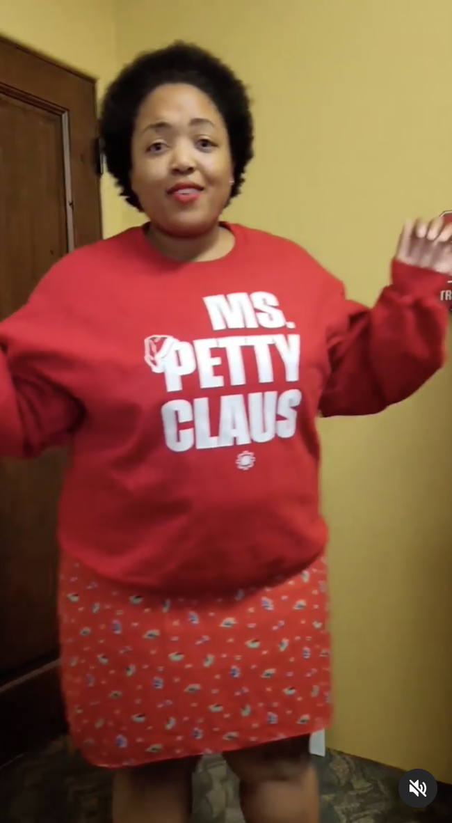 Ugggh, if we see one more ugly sweater... š
š¾-God Ain't Petty But I Am